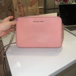 Micheal kors crossbody pink bag
